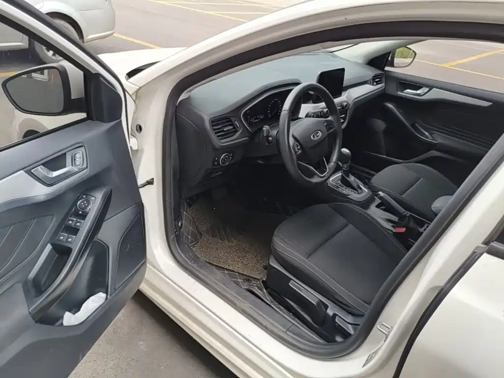 Ford Focus — миниатюра 16