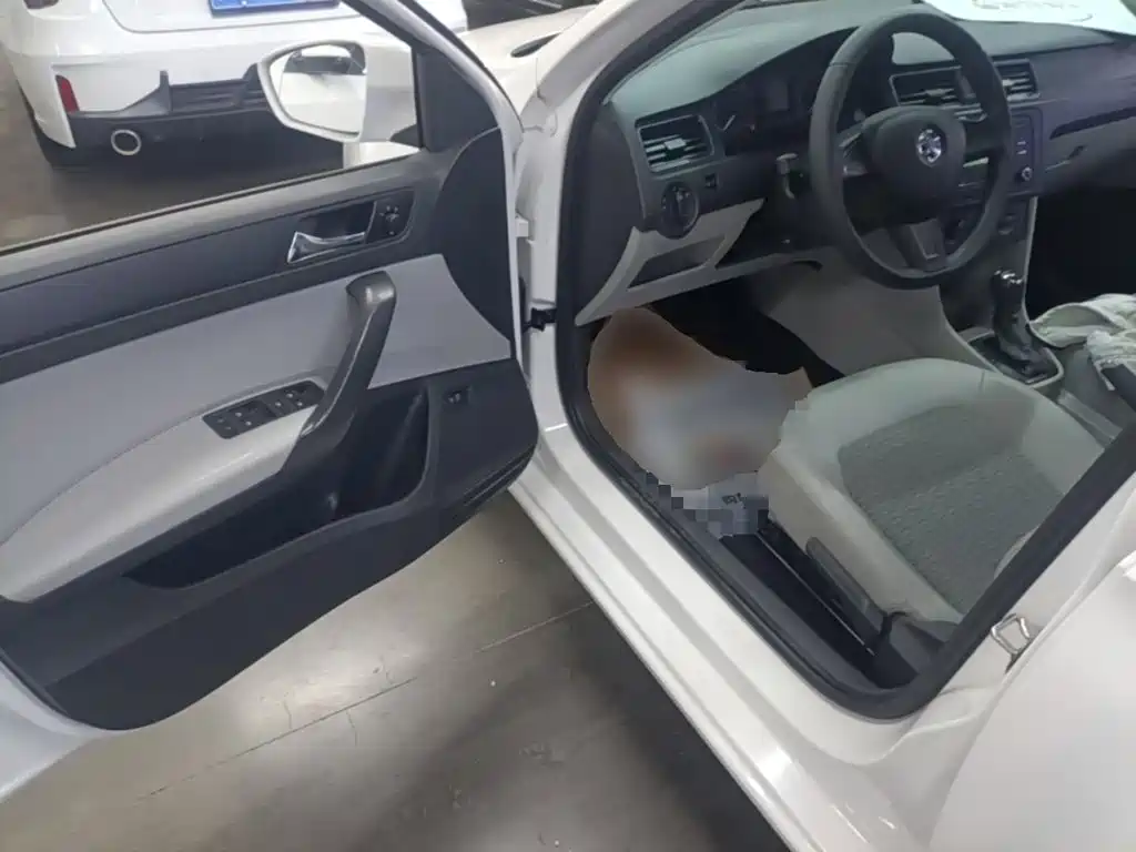 Skoda Rapid — миниатюра 16