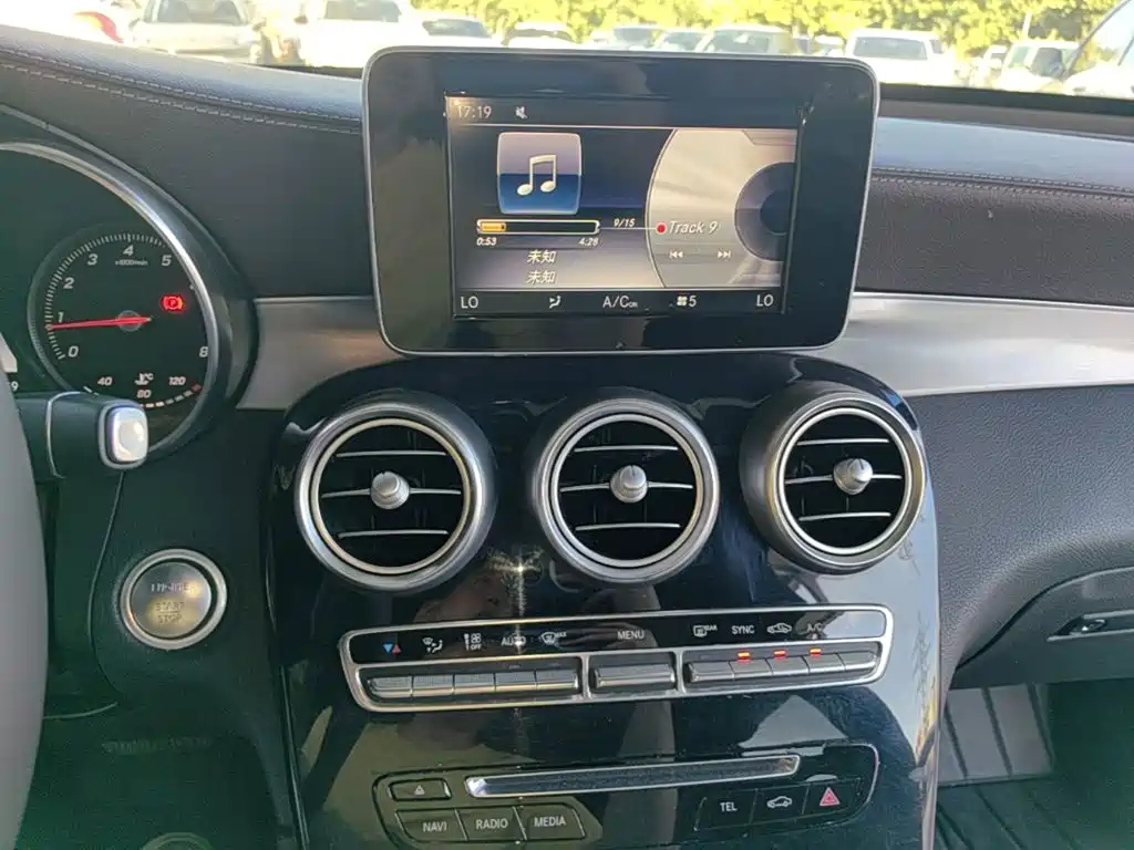 Mercedes-Benz GLC — миниатюра 13
