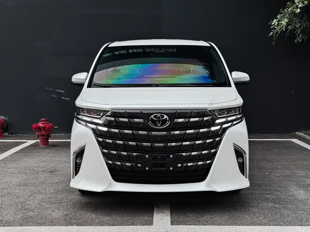 Toyota Alphard 2026