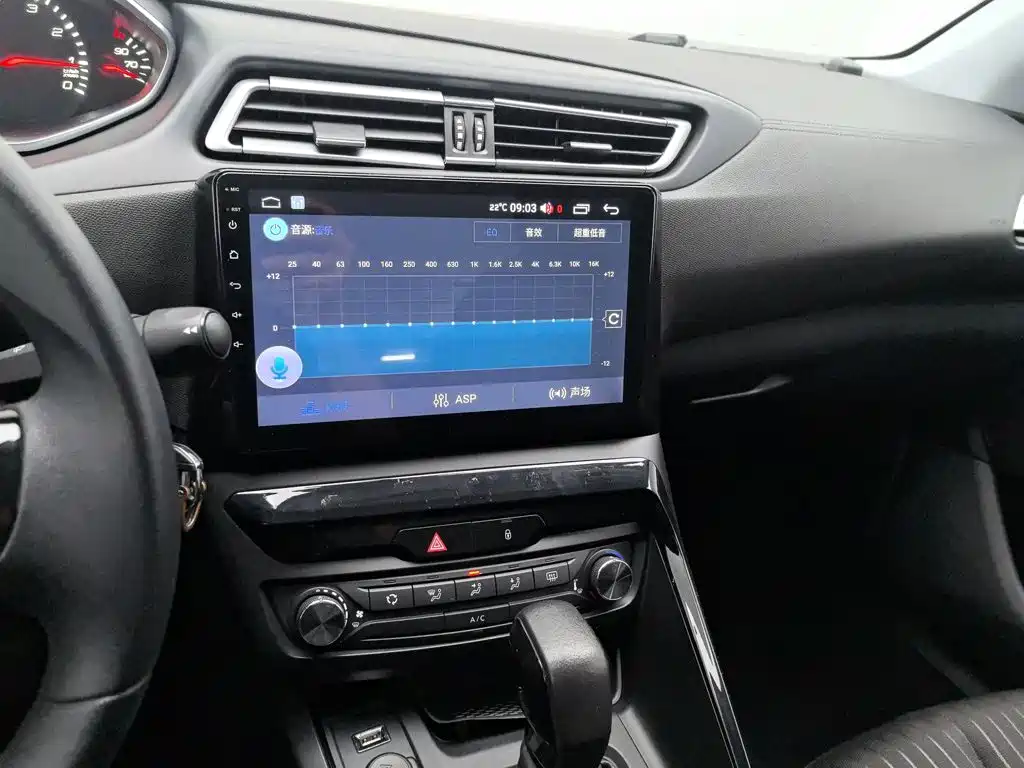 Peugeot 308 — миниатюра 12