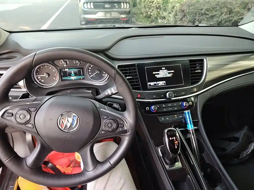 Buick LaCrosse — миниатюра 10