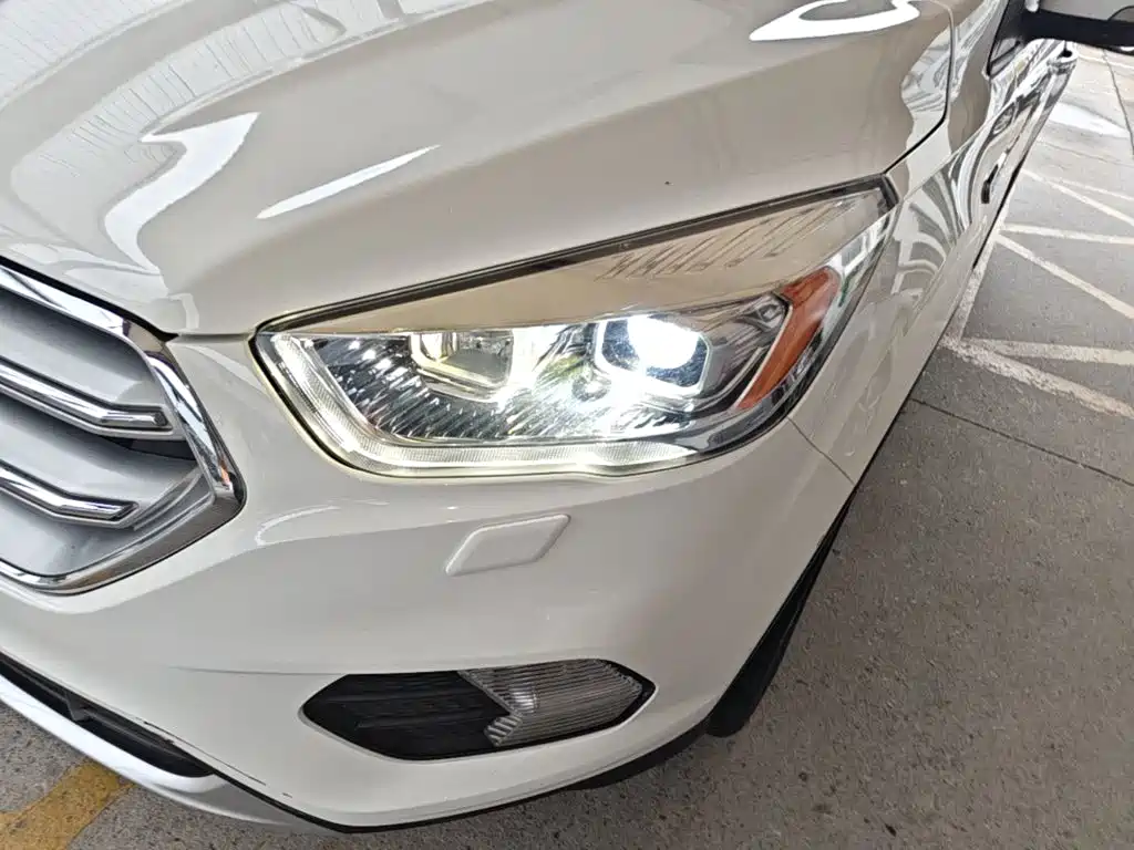 Ford Kuga — миниатюра 24