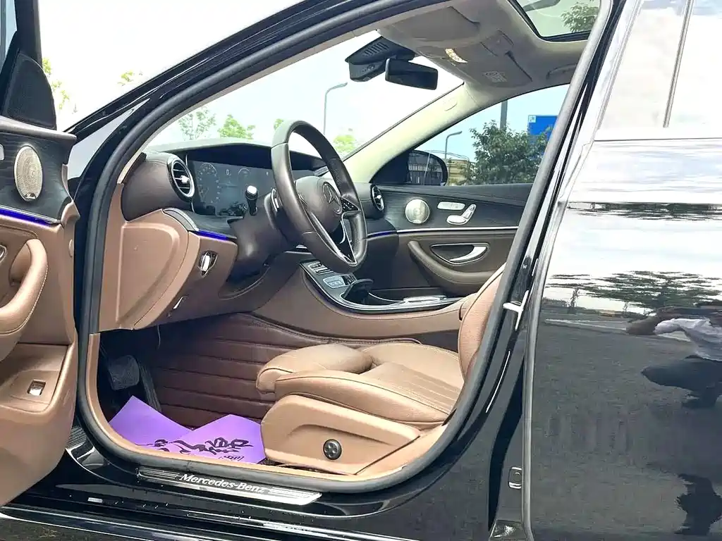 Mercedes-Benz E-Class — миниатюра 4