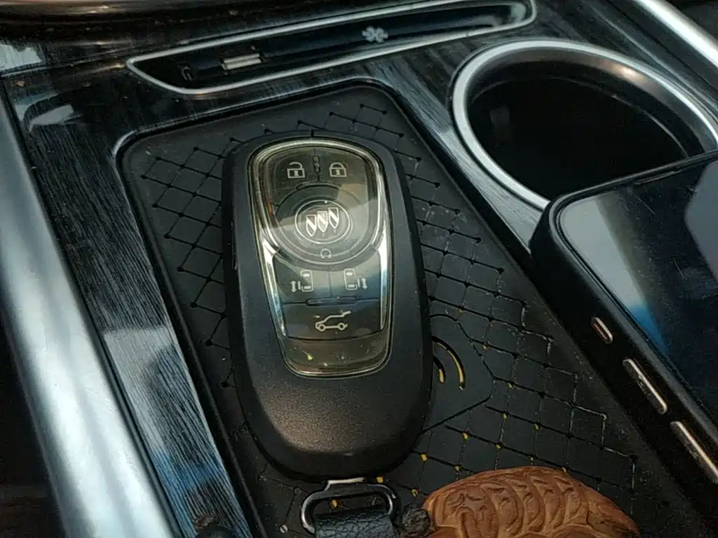 Buick GL8 — миниатюра 9