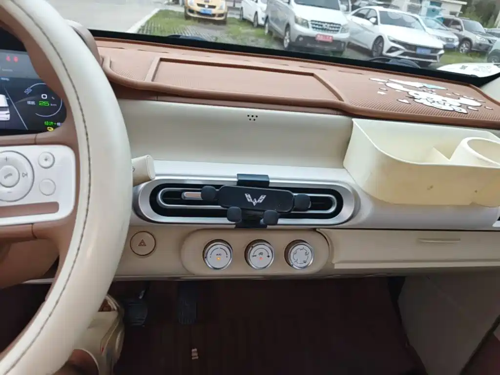Wuling MINIEV — миниатюра 13