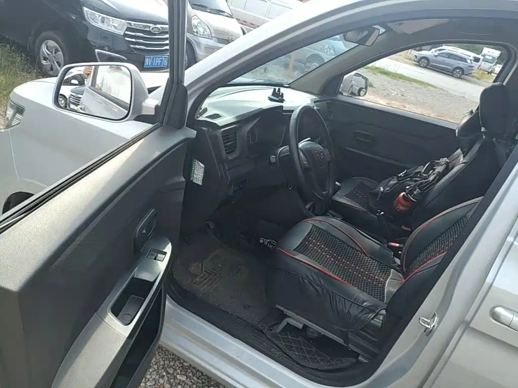 Wuling Hongguang V — миниатюра 16