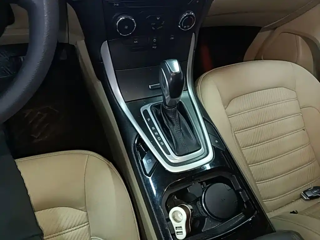 Ford Edge — миниатюра 14