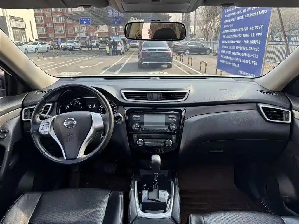 Nissan X-Trail 2015 2.0L CVT Comfort MAX 2WD