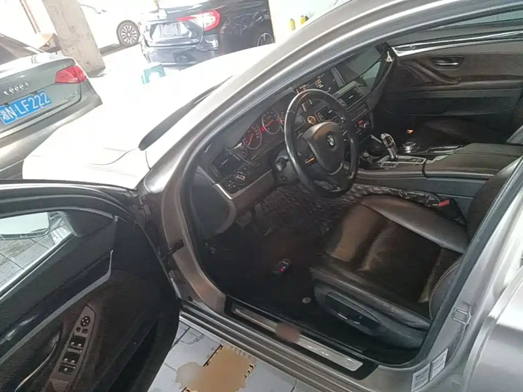 BMW 5 Series — миниатюра 16