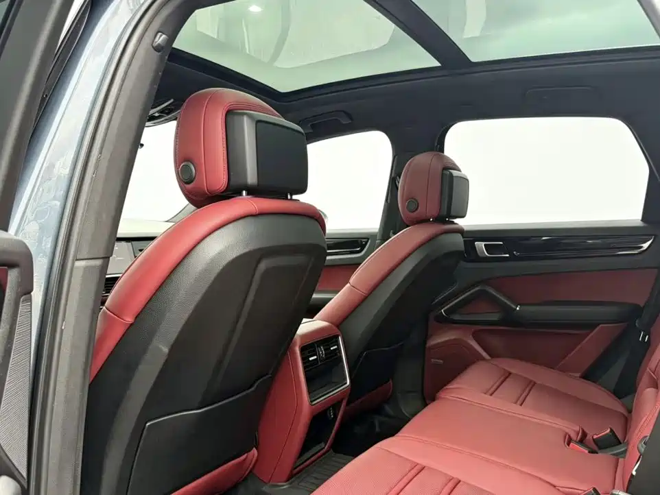 Porsche Cayenne — миниатюра 6