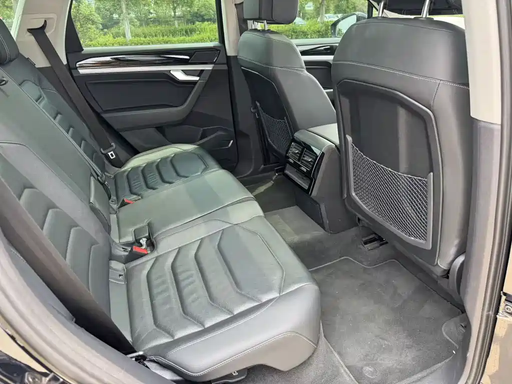 Volkswagen Touareg — миниатюра 15
