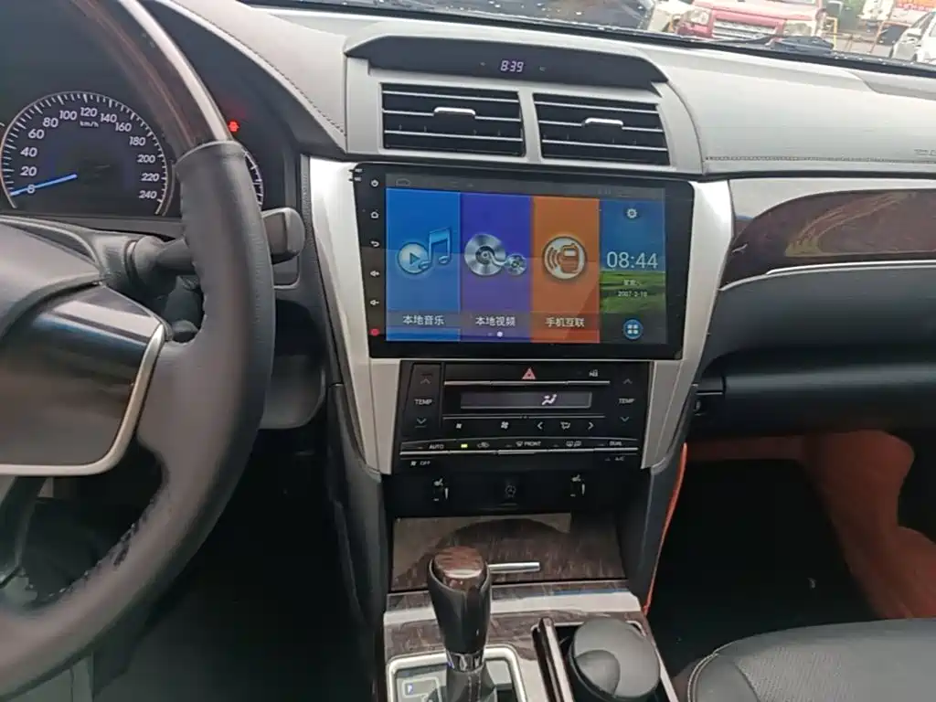 Toyota Camry — миниатюра 13