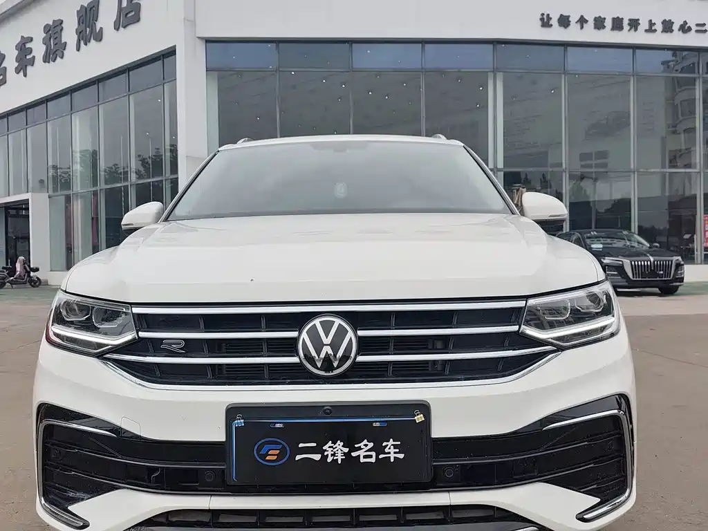 Volkswagen Tiguan L — миниатюра 2