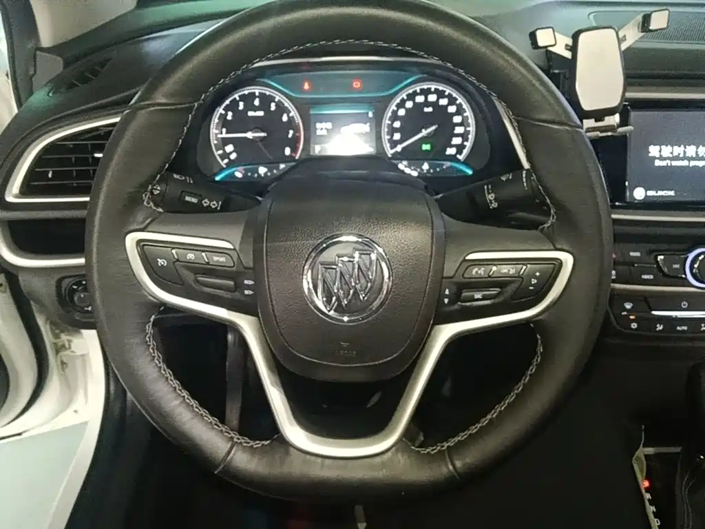 Buick Excelle — миниатюра 11