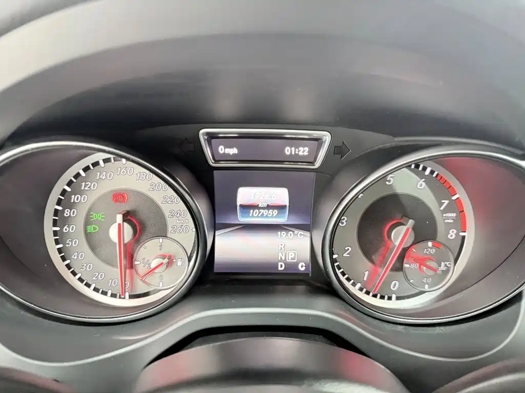 Mercedes-Benz GLA — миниатюра 9