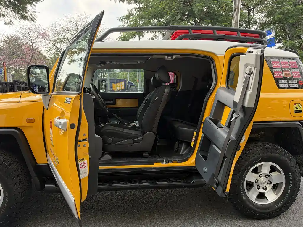 Toyota FJ Cruiser — миниатюра 13