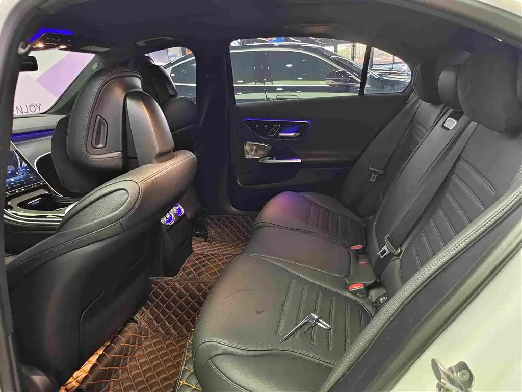 Mercedes-Benz C-Class — миниатюра 11