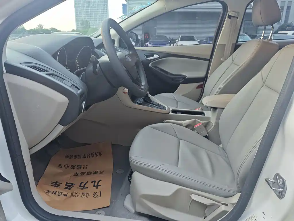 Ford Focus — миниатюра 5