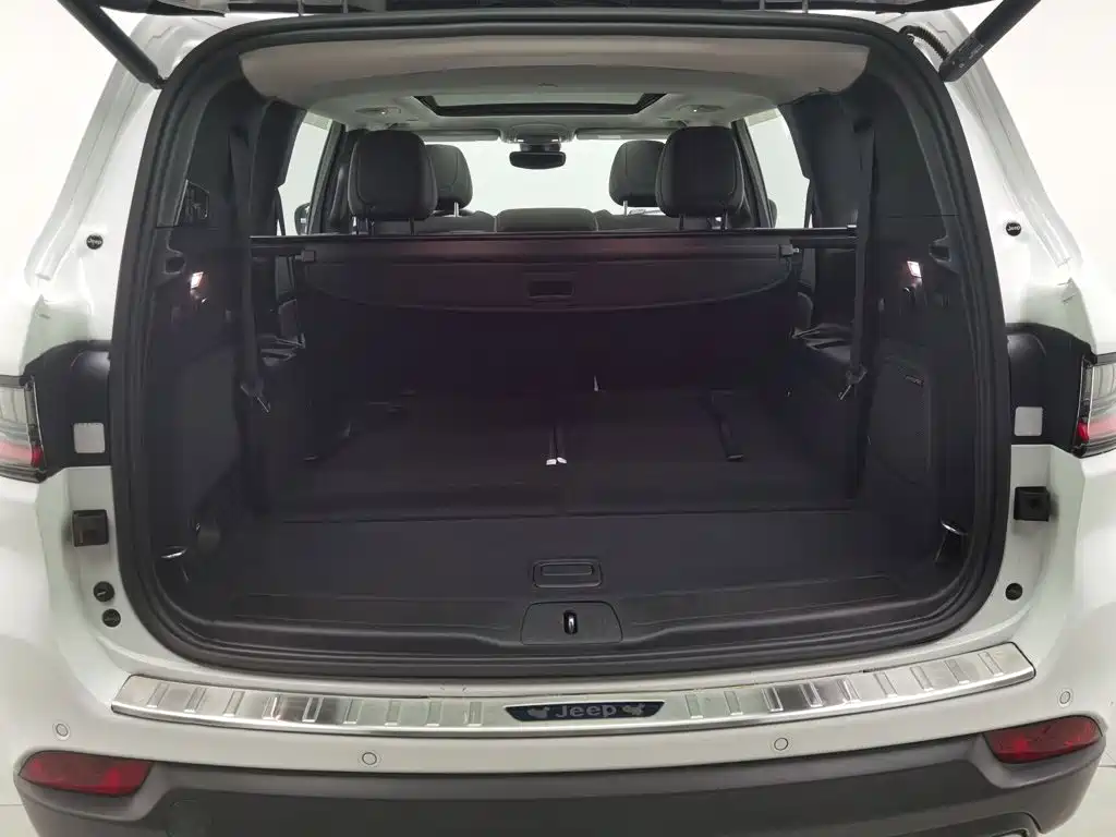 Jeep Grand Commander — миниатюра 16
