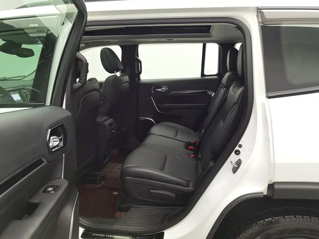 Jeep Grand Commander — миниатюра 15