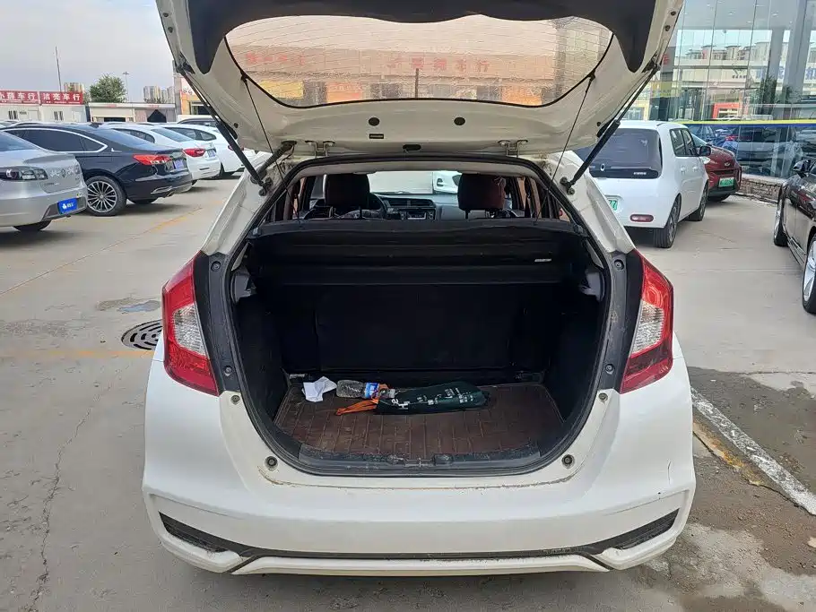 Honda Fit — миниатюра 4