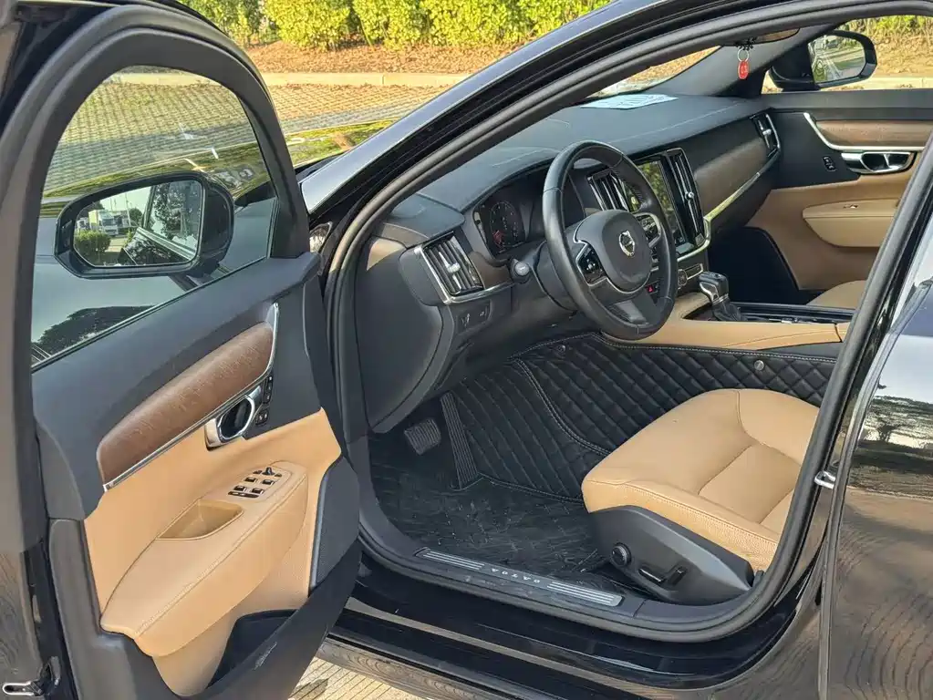 Volvo S90 — миниатюра 9