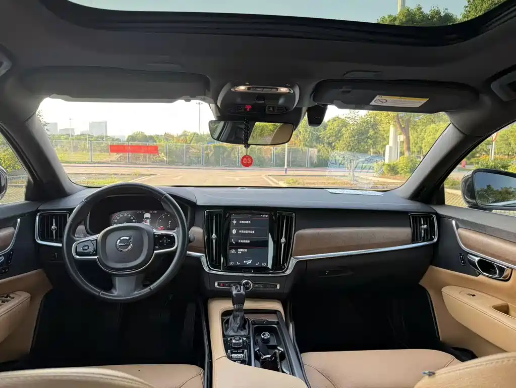 Volvo S90 — миниатюра 20