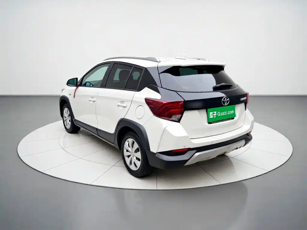 Toyota Yaris L — миниатюра 4