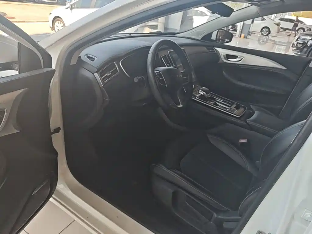 Roewe i6 MAX New Energy — миниатюра 12