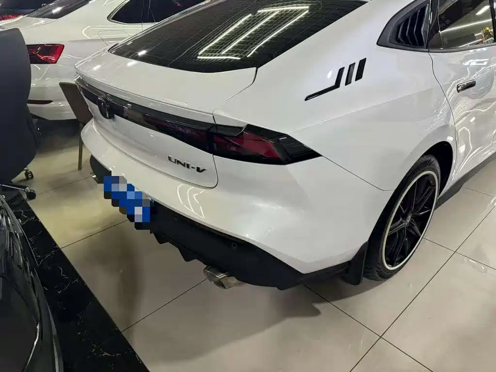 Changan UNI-V — миниатюра 9