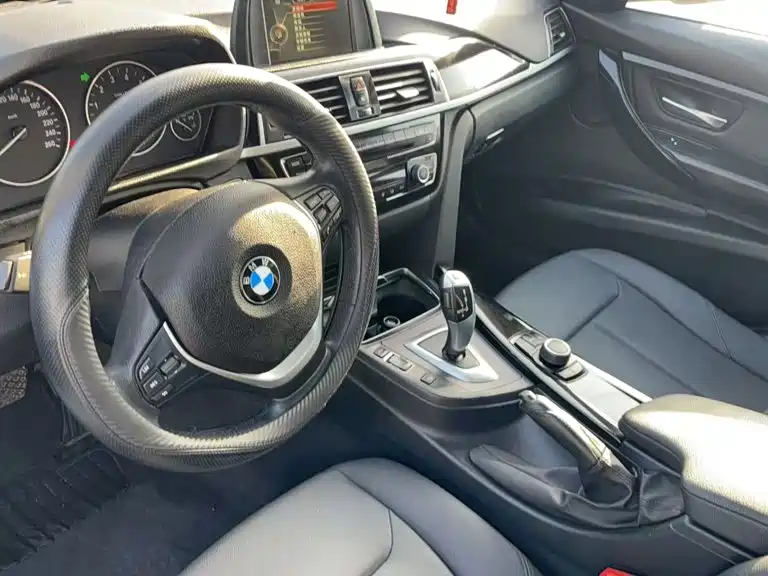 BMW 3 Series — миниатюра 5
