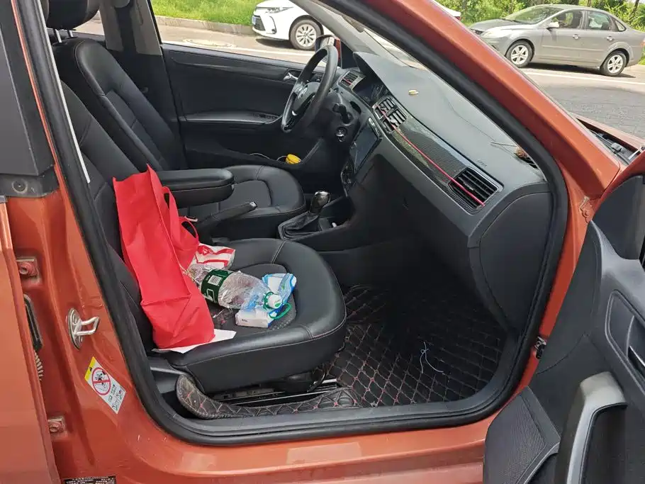 Volkswagen Santana — миниатюра 8