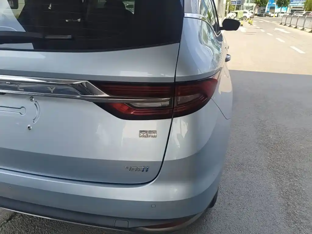 Geely Jia Ji New Energy — миниатюра 8