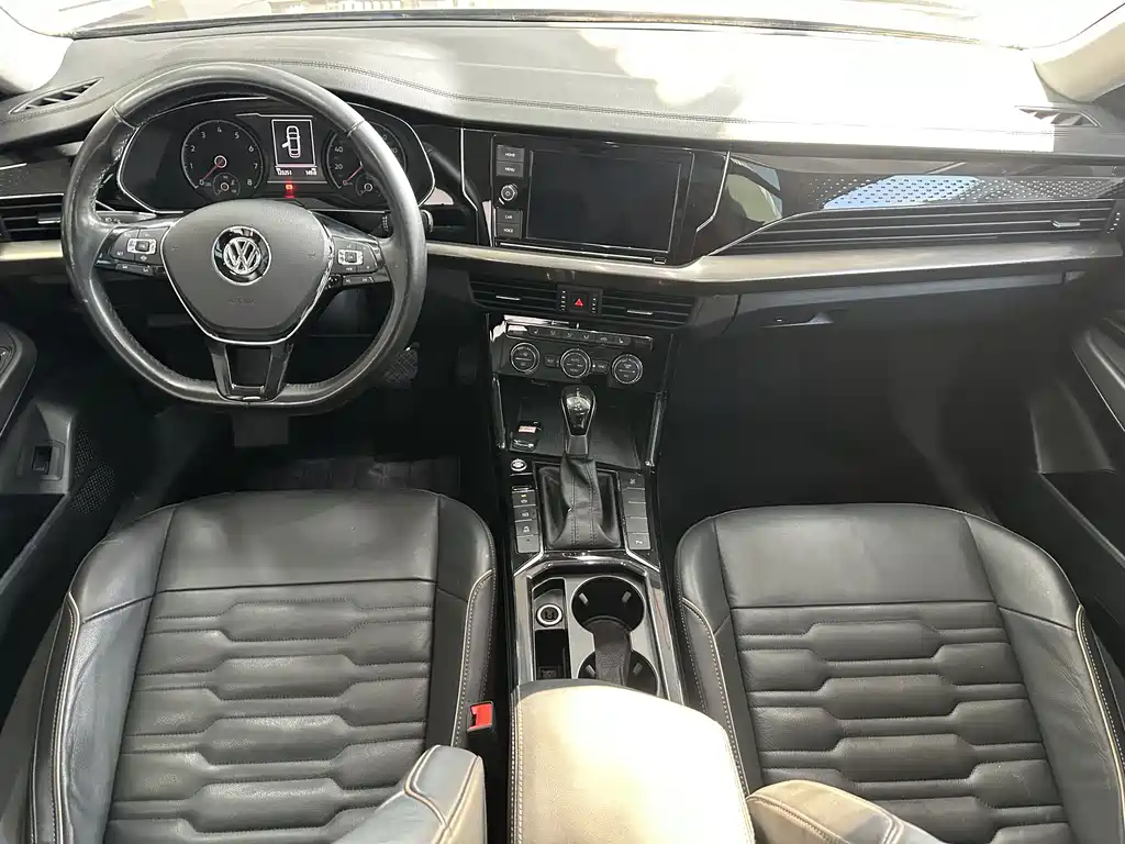Volkswagen Passat 2019 330TSI Elite VI