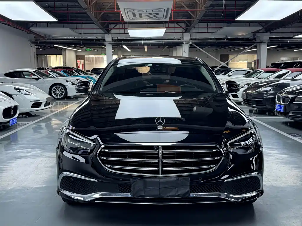 Mercedes-Benz E-Class — миниатюра 2