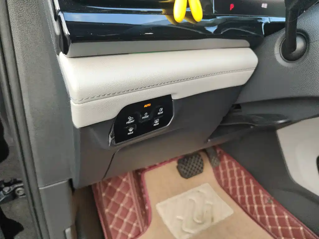 Volkswagen Teramont — миниатюра 13