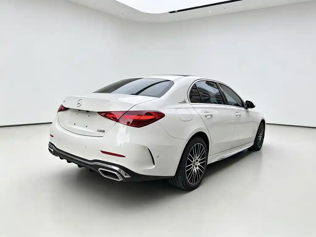 Mercedes-Benz C-Class — миниатюра 11