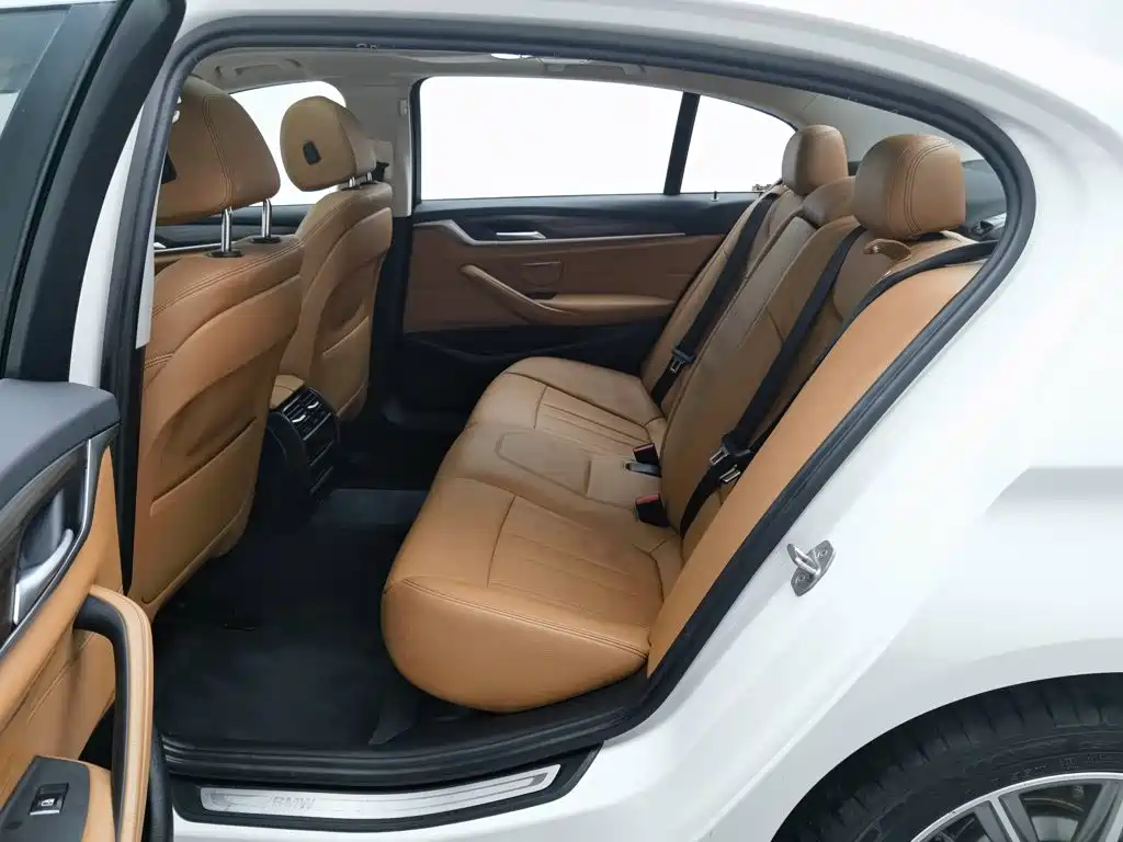 BMW 5 Series — миниатюра 15