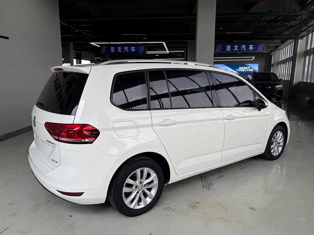 Volkswagen Touran — миниатюра 17