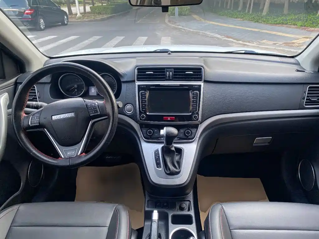 Haval M6 — миниатюра 10
