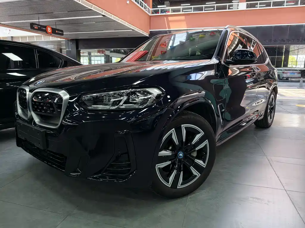 BMW iX3 2022