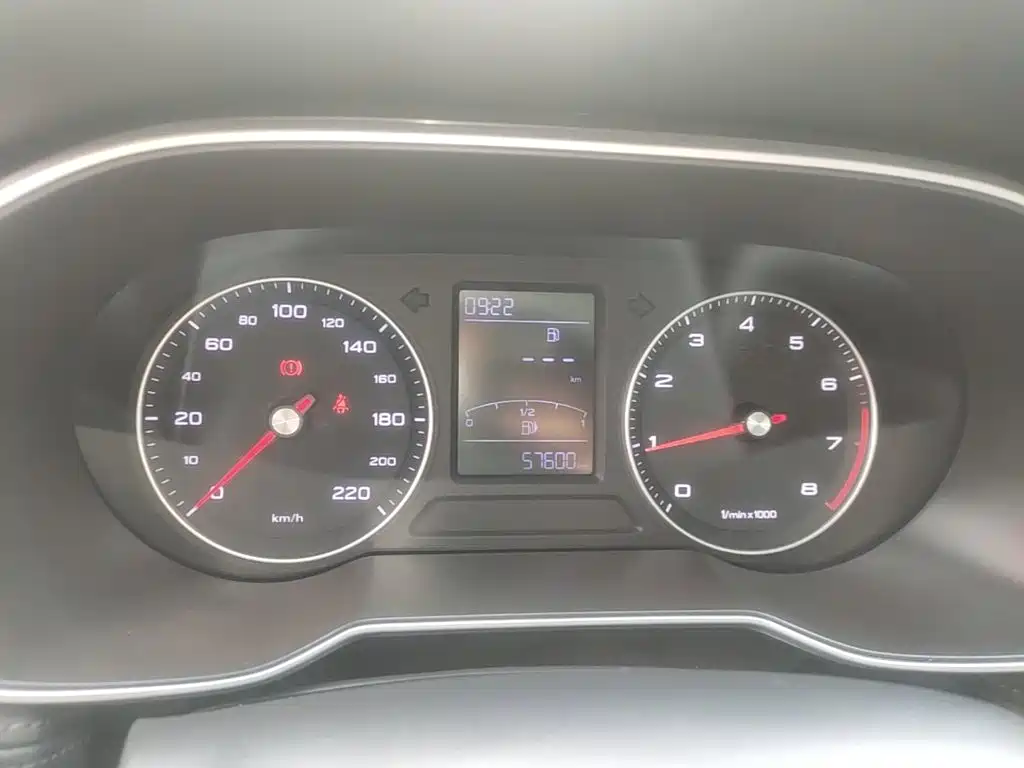 Roewe RX3 — миниатюра 12