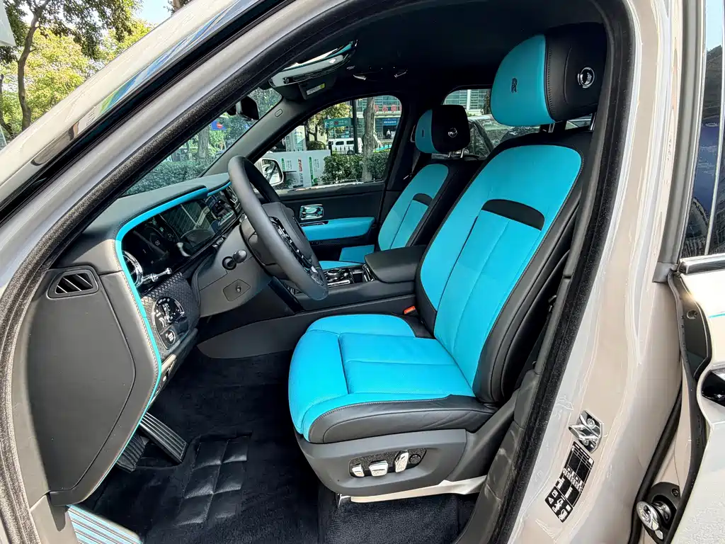 Rolls-Royce Cullinan — миниатюра 6