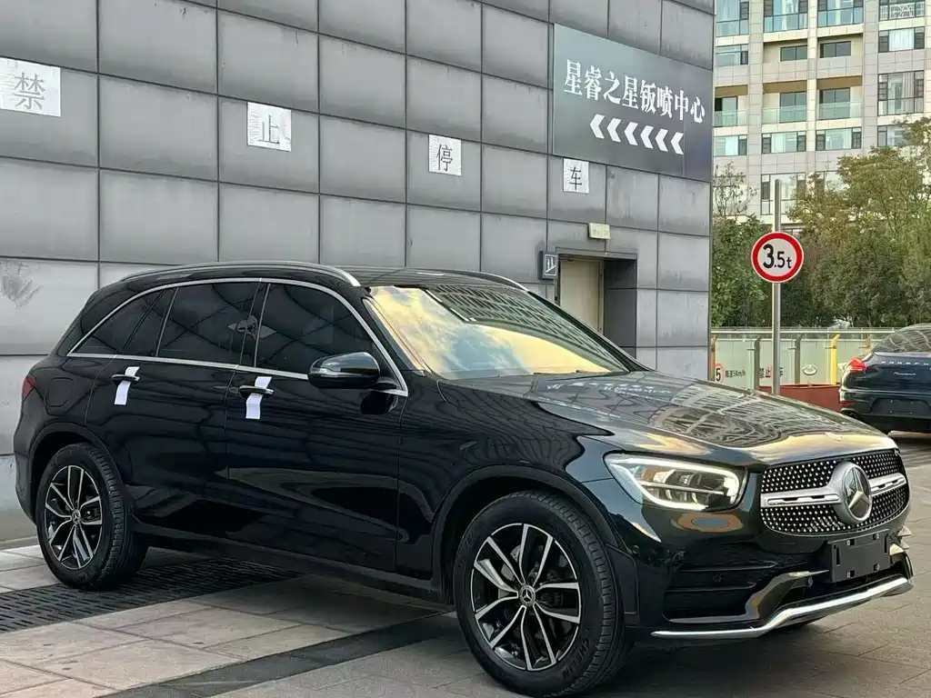 MERCEDES-BENZ GLC