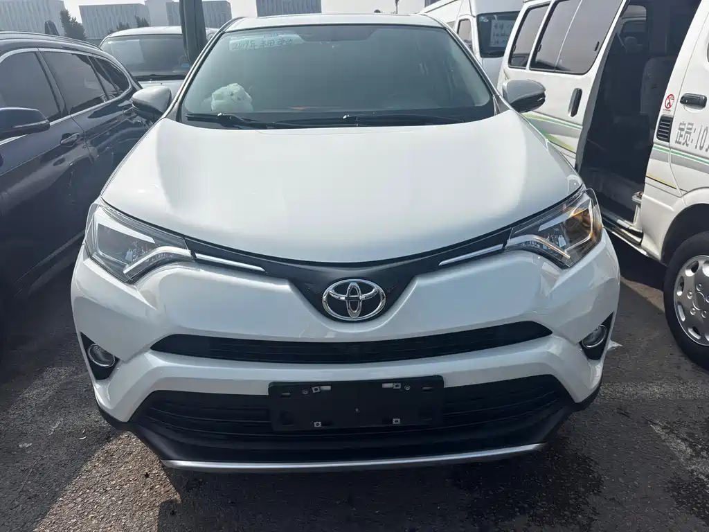 Toyota RAV4 — миниатюра 2