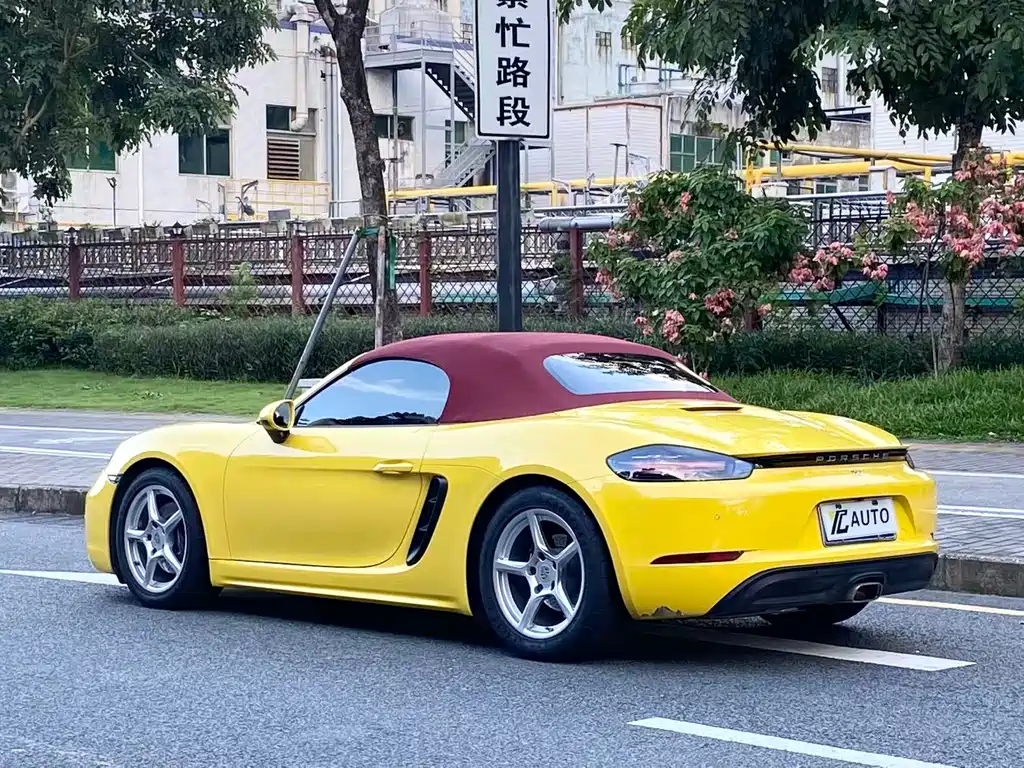 PORSCHE 718