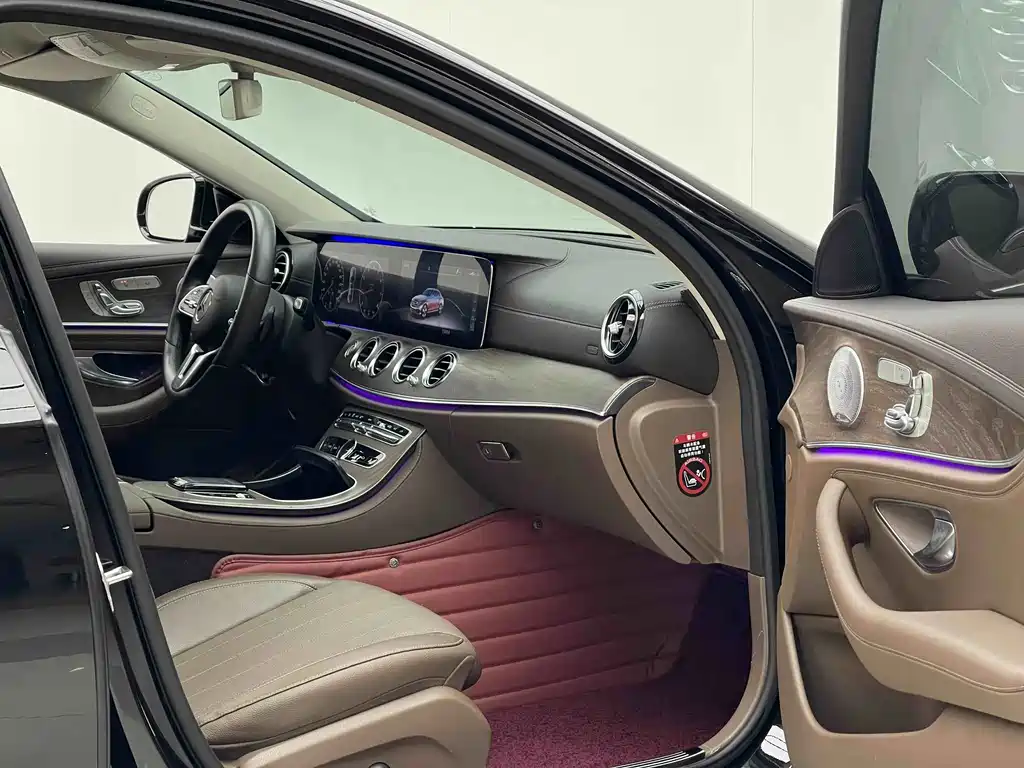 Mercedes-Benz E-Class — миниатюра 12