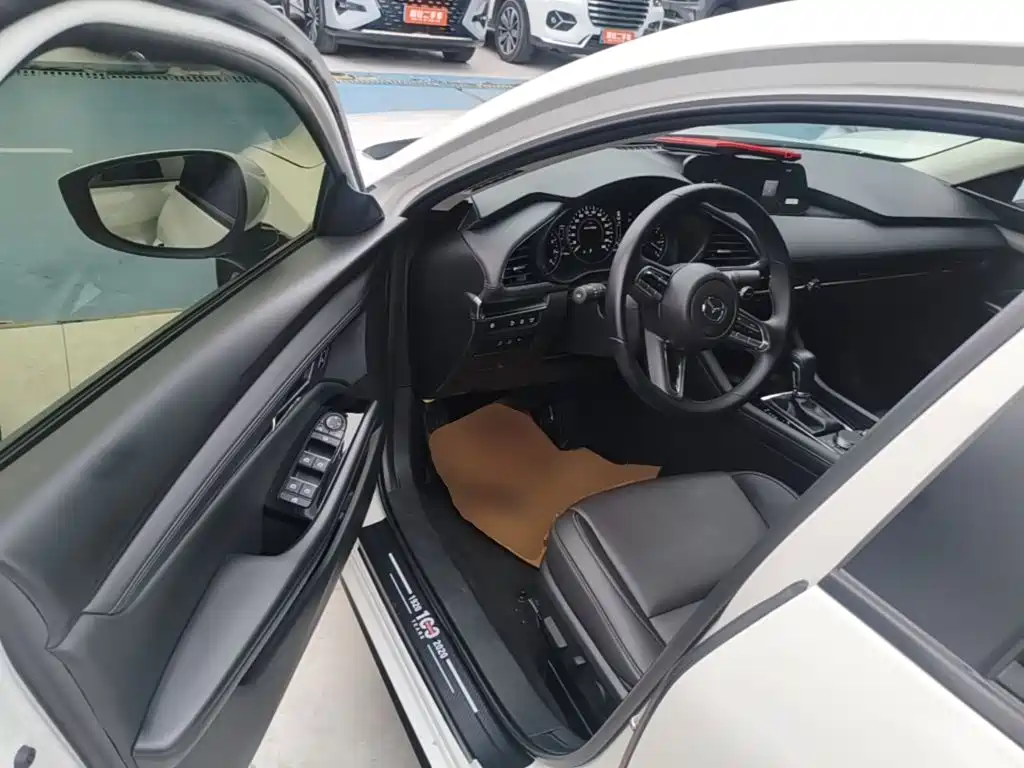 Mazda 3 Axela — миниатюра 16