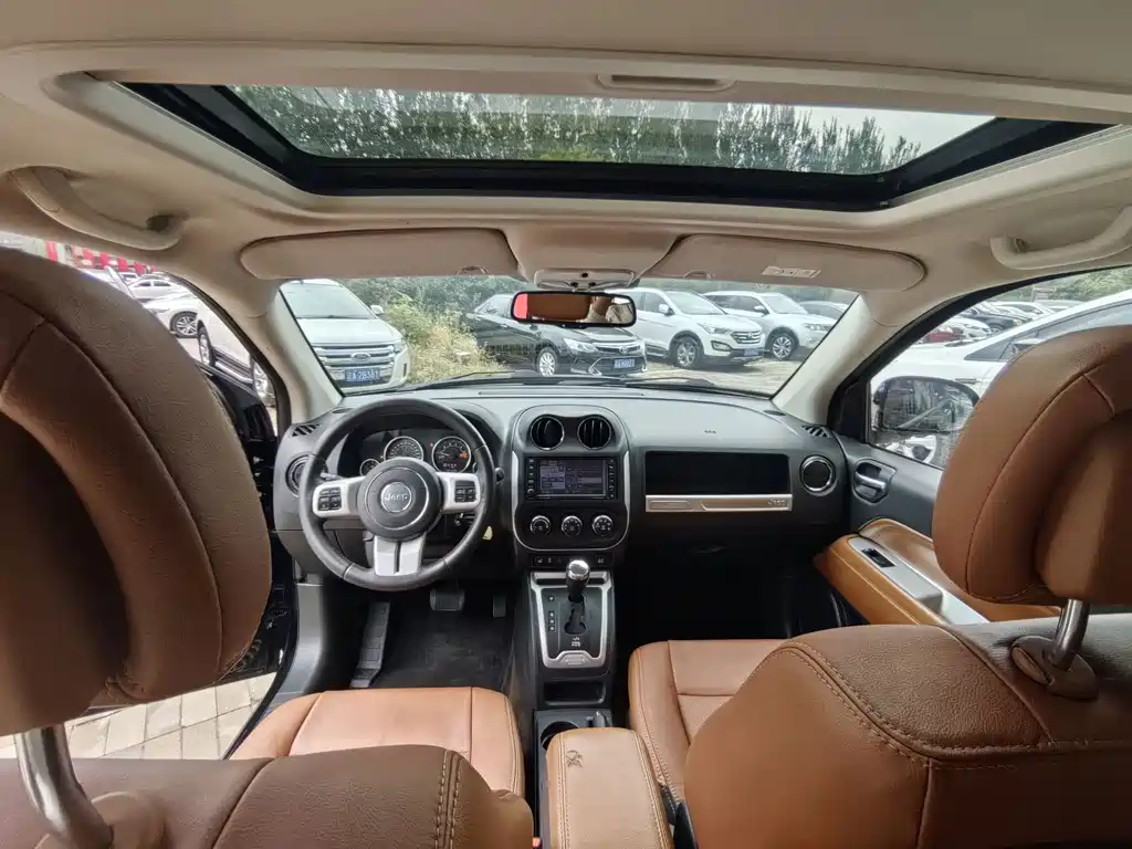 Jeep Compass (Import) — миниатюра 9